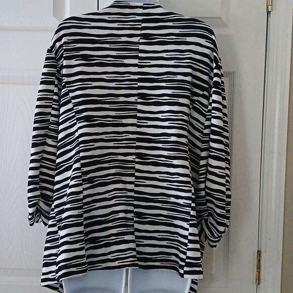 Kim Rogers black white zebra print open front jacket blazer Sz S NWOT - Picture 4 of 6